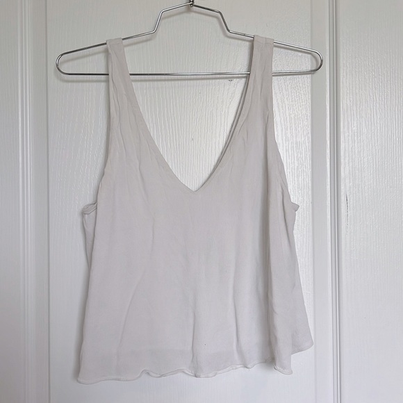 Aritzia Wilfred Free Tank Top. Medium - Picture 2 of 4